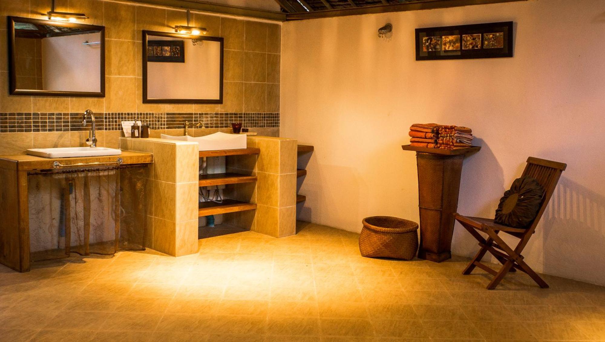 Sang Tong Huts Hotel Mae Hong Son Phòng bức ảnh